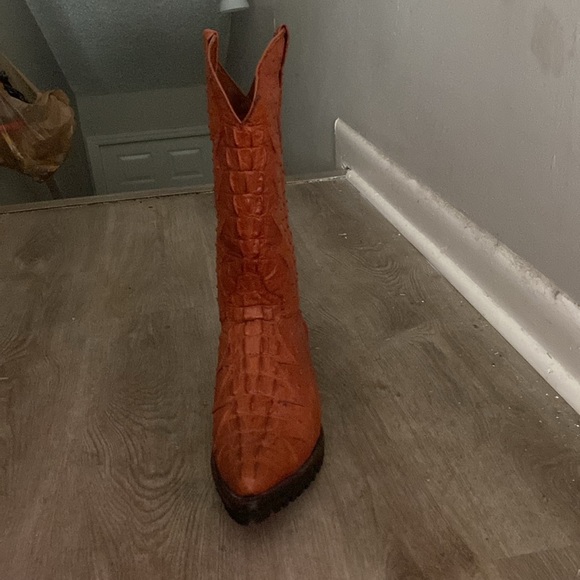 Authentic orange alligator, cowboy boots - Picture 2 of 3